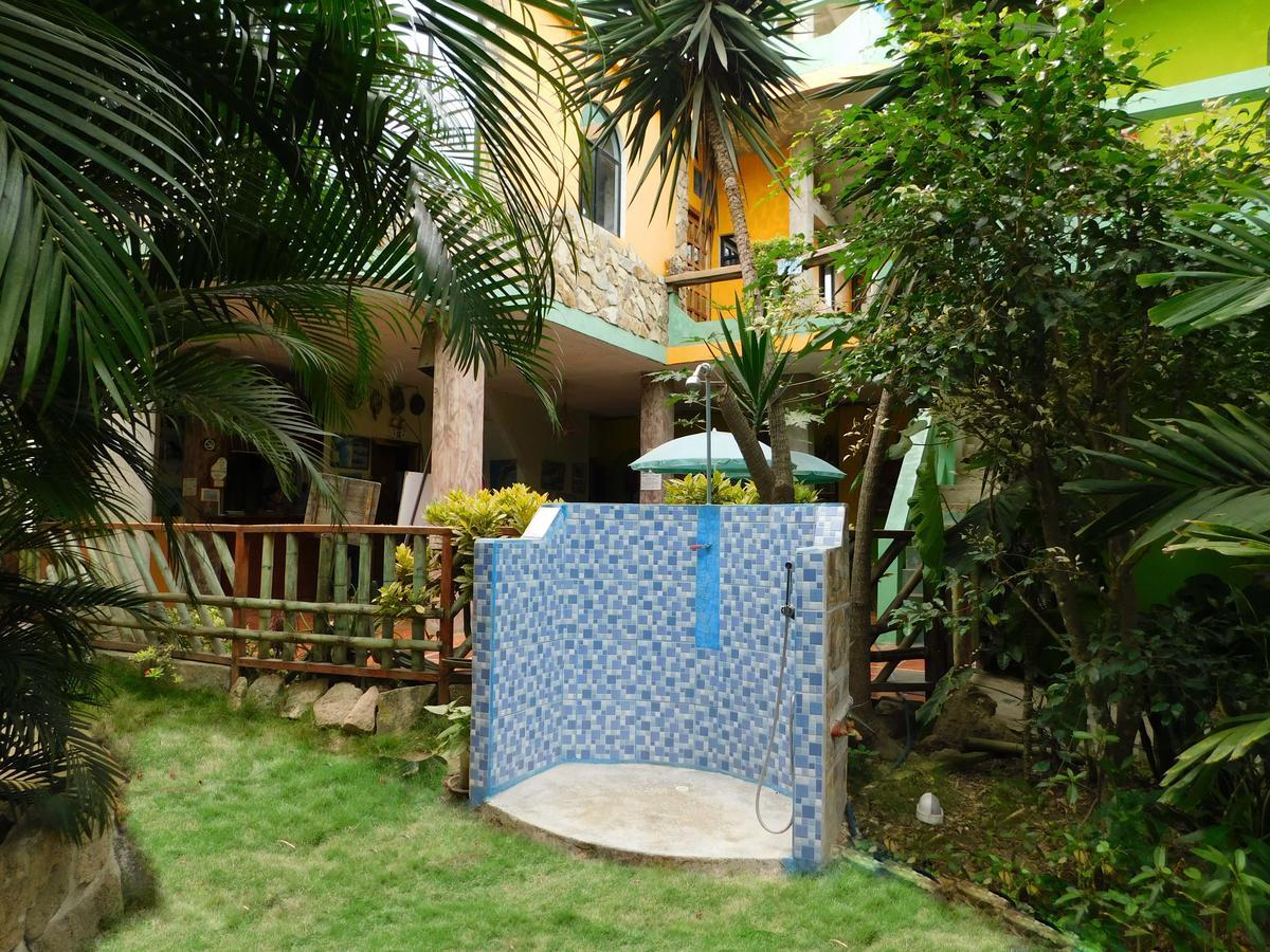 Hostal Maxima Puerto López エクステリア 写真