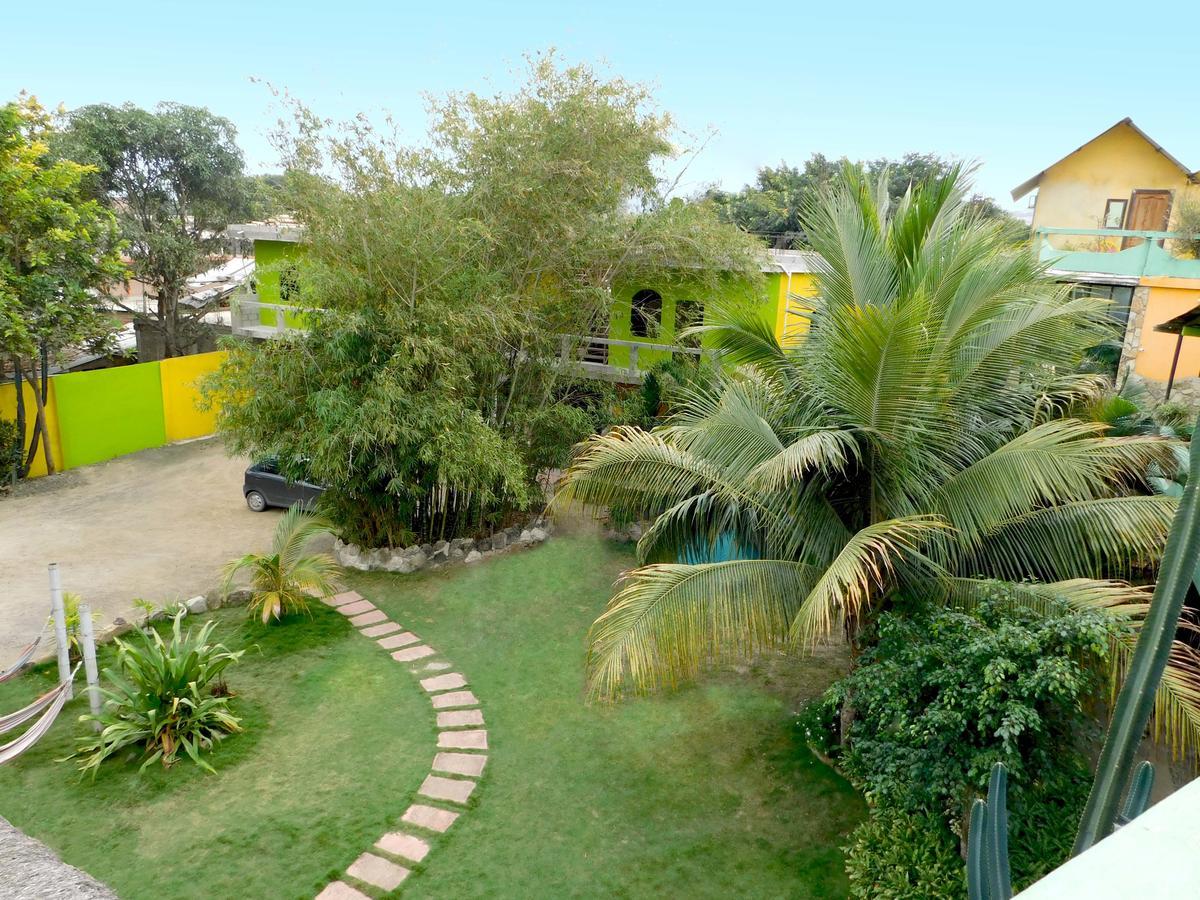 Hostal Maxima Puerto López エクステリア 写真